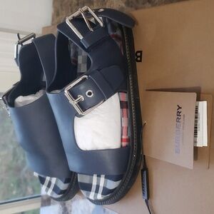 Burberry  kids sandals